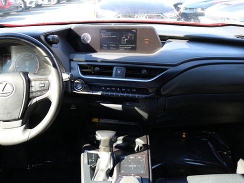 Used 2022 Lexus UX 200 image 21