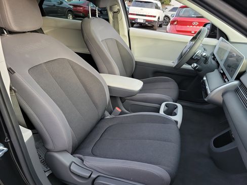 Used 2024 Hyundai Ioniq 5 SE image 20