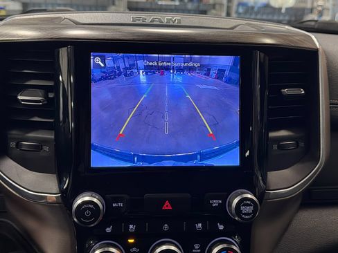 Used 2019 RAM 1500 Laramie AWD/4WD image 10