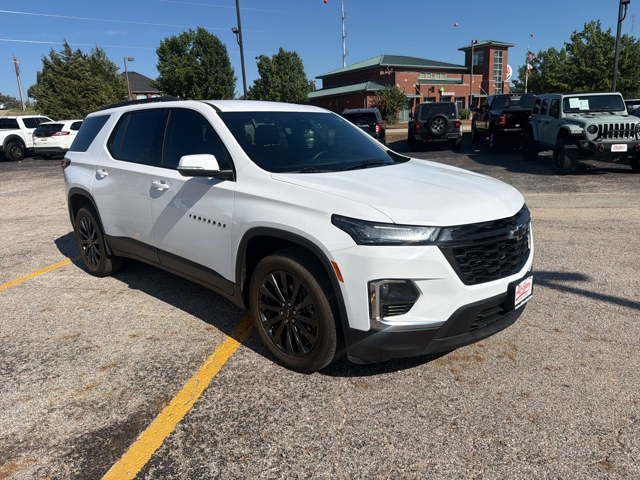 Used 2023 Chevrolet Traverse RS FWD image 3