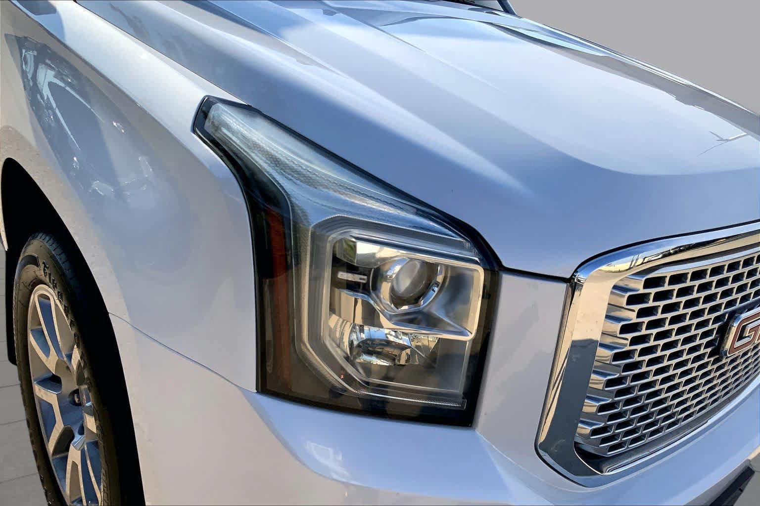 Used 2017 GMC Yukon Denali w/ Open Road Package AWD/4WD image 26