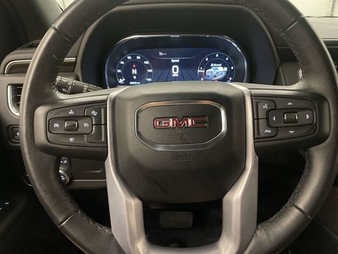Used 2022 GMC Yukon SLE w/ Gmc Pro Safety Plus Package AWD/4WD image 5