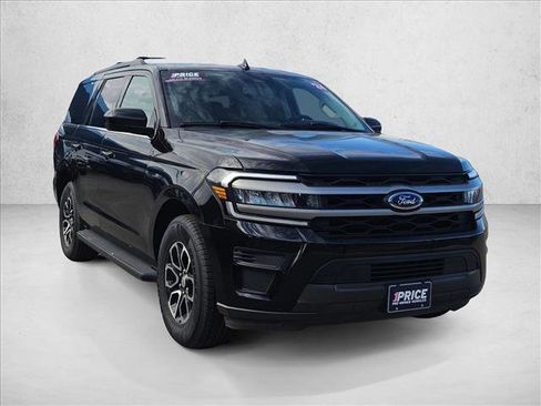 Used 2024 Ford Expedition XLT image 3