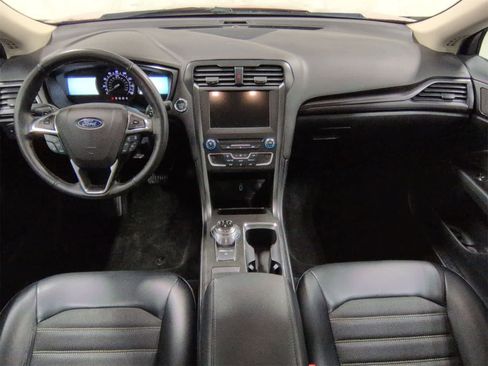 Used 2018 Ford Fusion SE w/ Equipment Group 201A image 16
