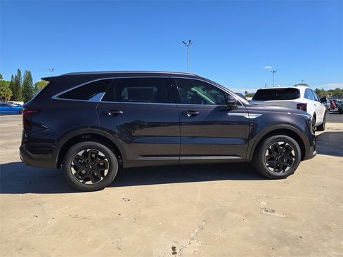 New 2026 Kia Sorento S image 10