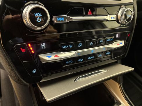 Used 2021 Ford Explorer ST image 29