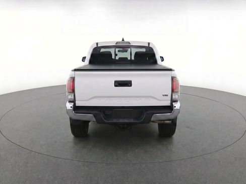 Used 2017 Toyota Tacoma TRD Off-Road w/ Tow Package (A/T) AWD/4WD image 7