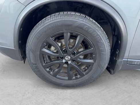 Used 2017 Nissan Rogue SV image 23