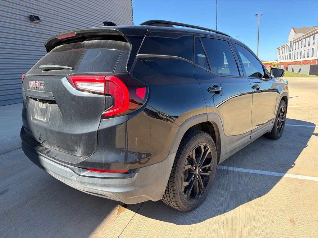 Used 2022 GMC Terrain SLT w/ Elevation Edition FWD image 3