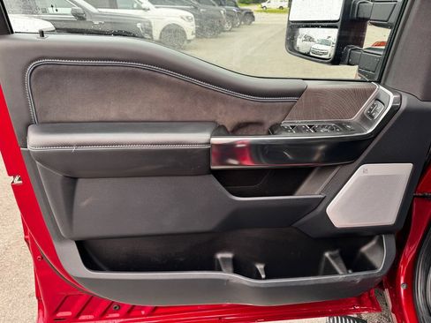 Used 2025 Ford F250 Platinum AWD/4WD image 11