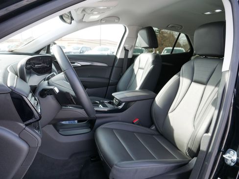 Used 2025 Buick Envision Preferred image 34