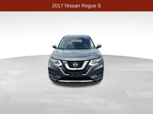 Used 2017 Nissan Rogue S FWD image 2