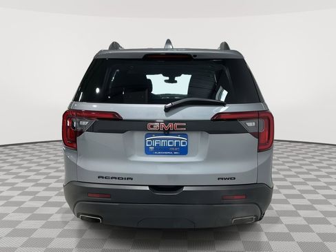Used 2023 GMC Acadia SLE w/ Driver Convenience Package image 4