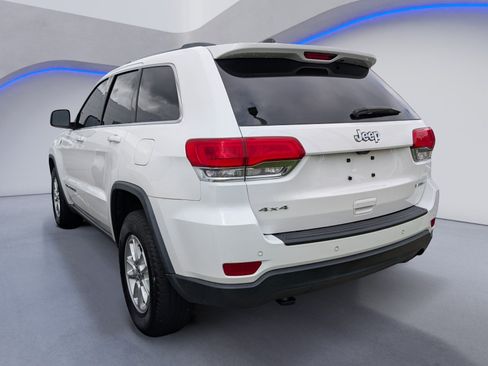 Used 2019 Jeep Grand Cherokee Laredo AWD/4WD image 6