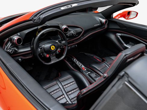 Used 2022 Ferrari F8 Tributo RWD image 43