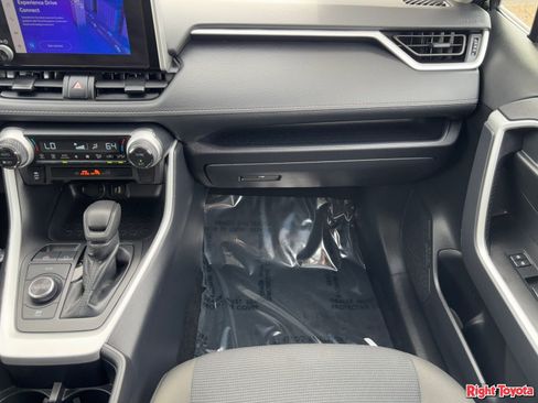 Certified 2025 Toyota RAV4 LE image 18