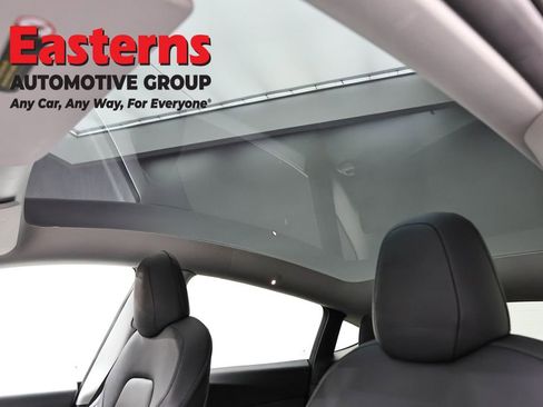 Used 2021 Tesla Model Y Long Range image 31