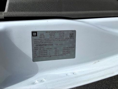 Used 2017 Chevrolet Express 2500 RWD image 21