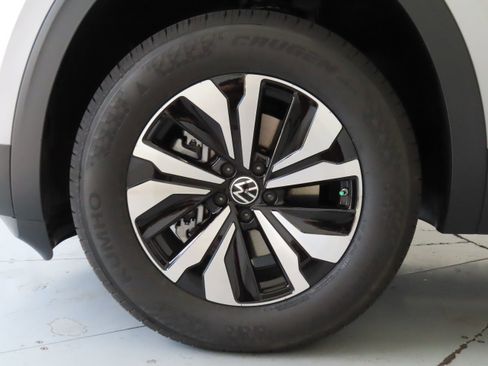 New 2026 Volkswagen Atlas SE FWD image 27