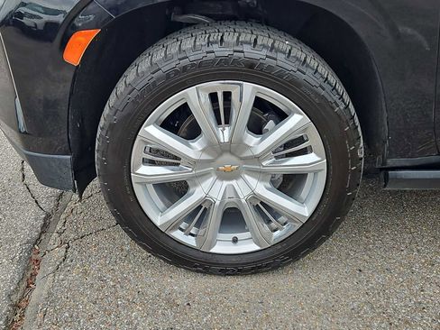 Used 2021 Chevrolet Tahoe High Country w/ Premium Package image 14