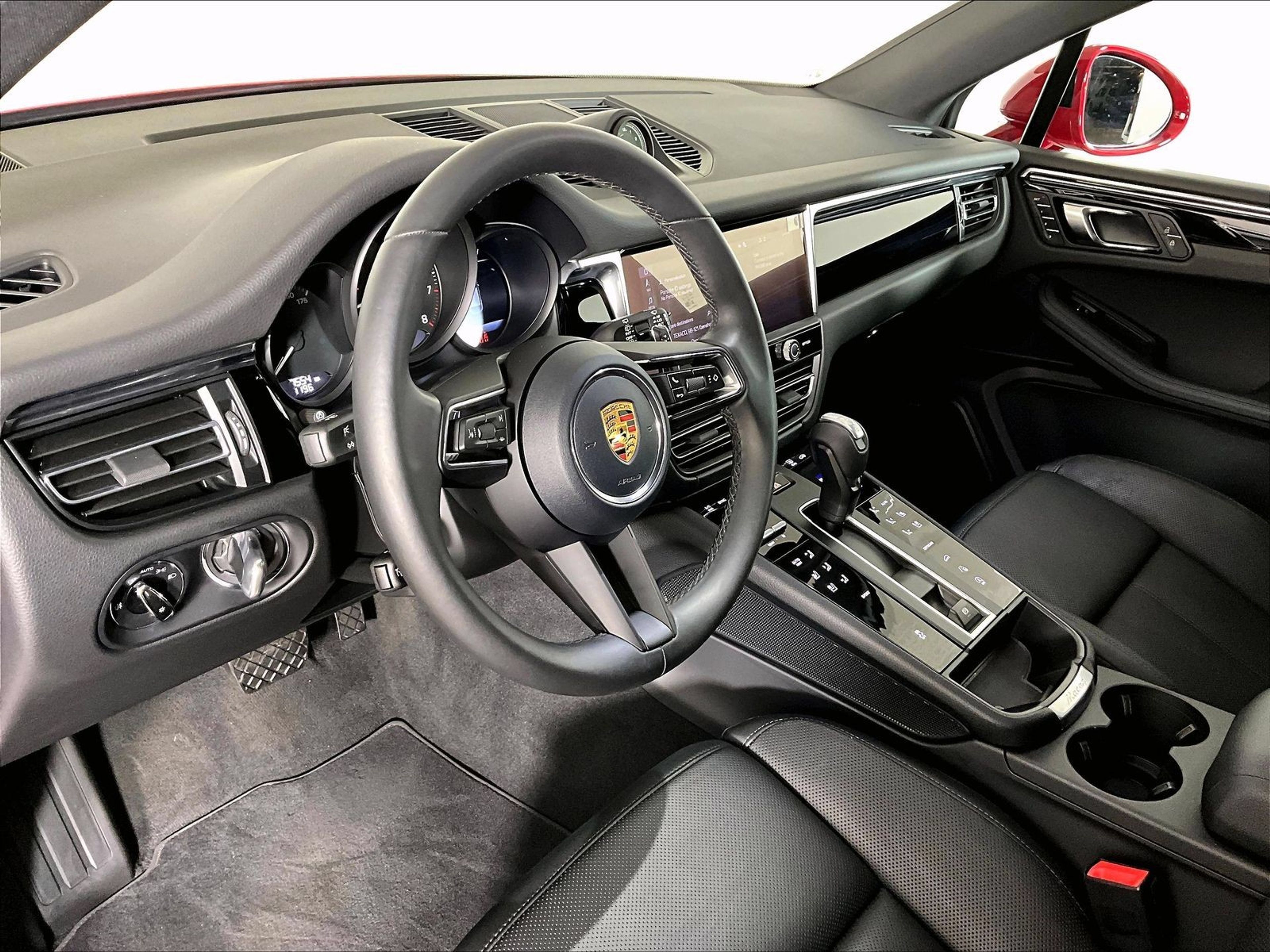 Used 2026 Porsche Macan AWD/4WD image 4