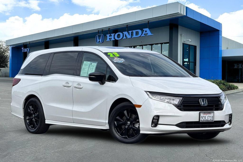 Used 2023 Honda Odyssey Sport image 1