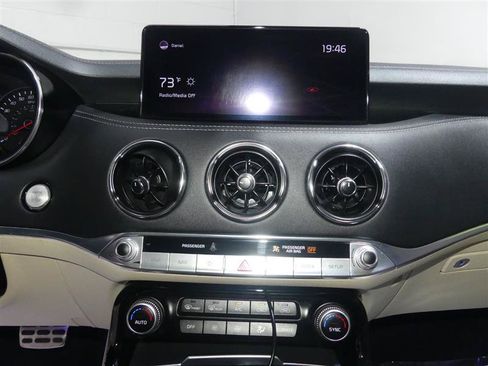 Used 2022 Kia Stinger GT2 AWD/4WD image 37