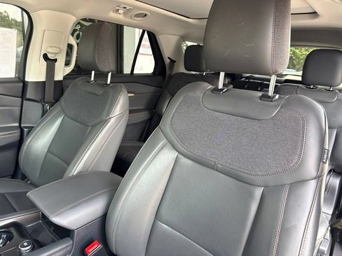 Used 2025 Ford Explorer Active w/ Active Comfort Package AWD/4WD image 23