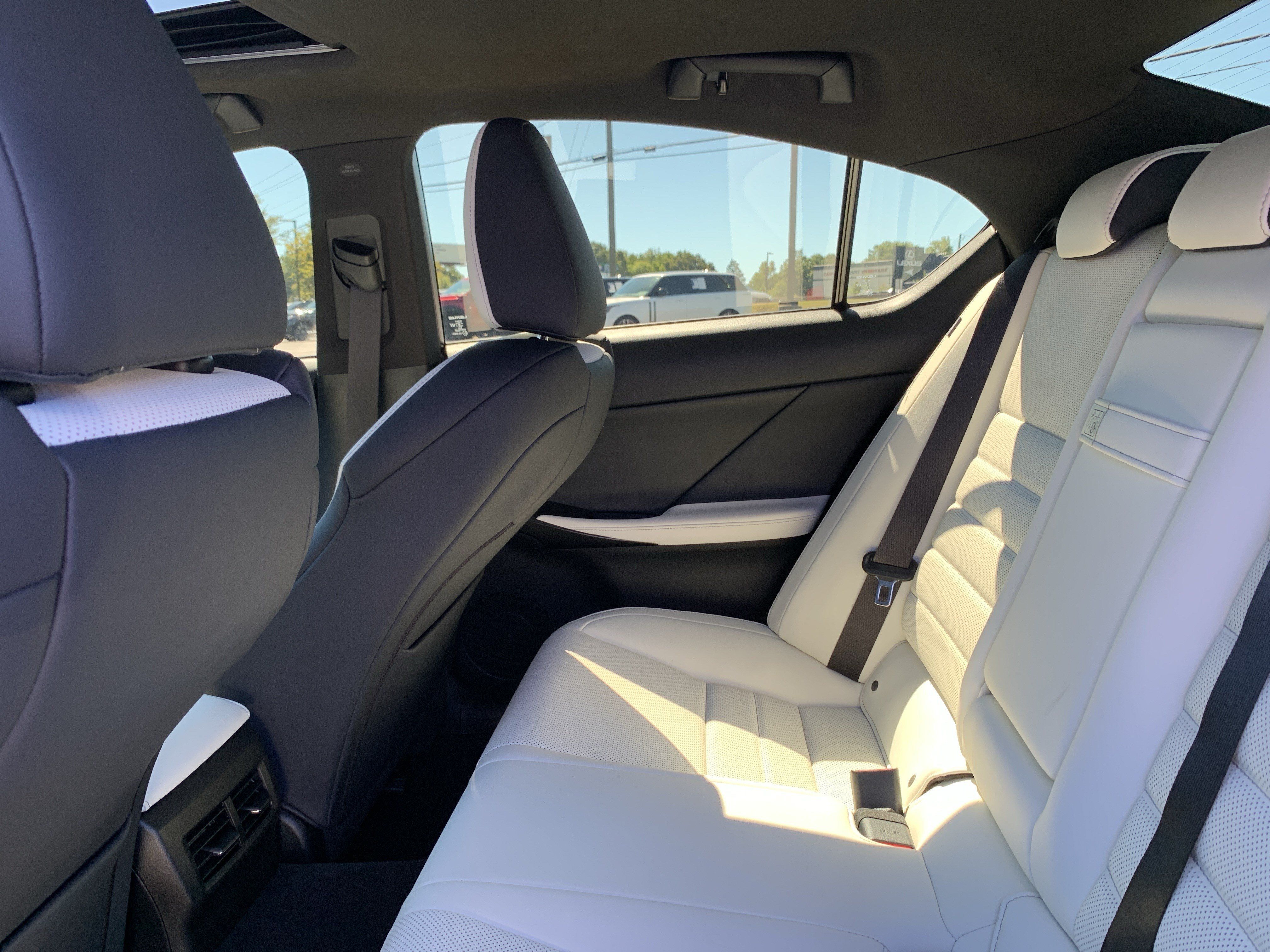 Used 2025 Lexus IS 350 F Sport RWD image 32