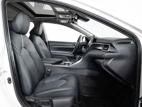 Used 2021 Toyota Camry SE image 26