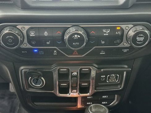 Used 2021 Jeep Wrangler Unlimited Sahara w/ Cold Weather Group AWD/4WD image 16