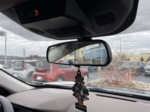 Used 2021 Nissan Rogue SV image 27