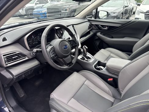 Used 2025 Subaru Outback Onyx Edition XT AWD/4WD image 4