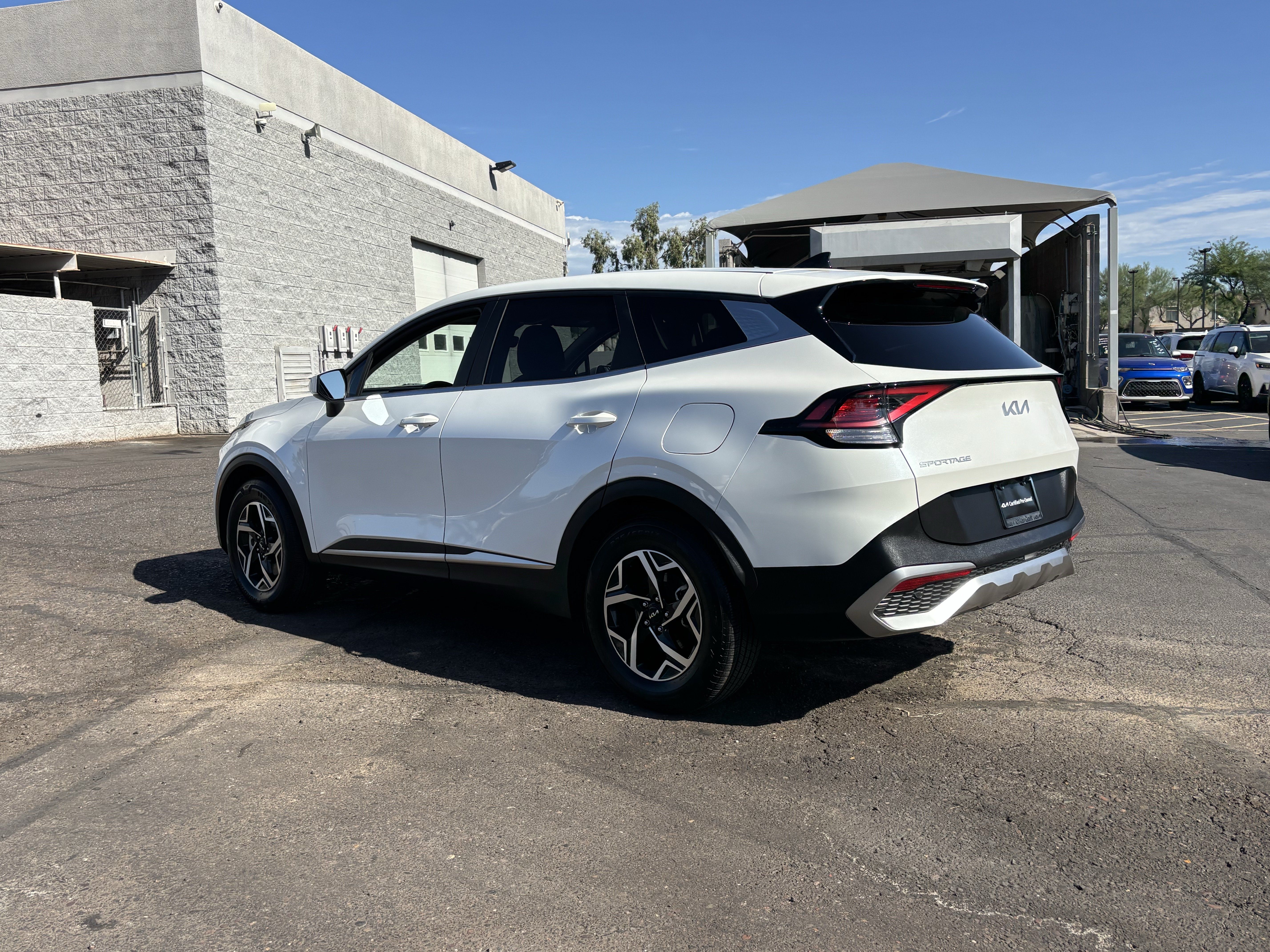 Certified 2025 Kia Sportage LX FWD image 4