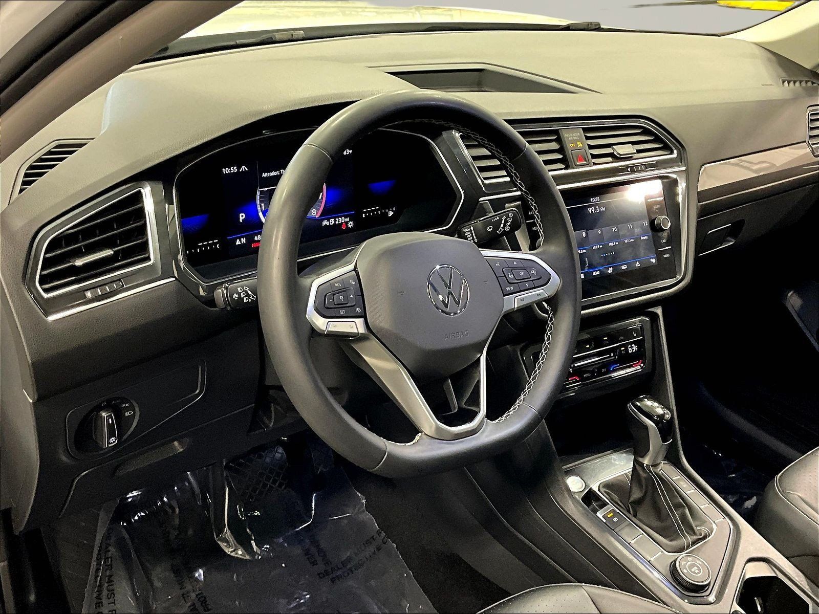 Used 2023 Volkswagen Tiguan SE w/ Panoramic Sunroof Package AWD/4WD image 16