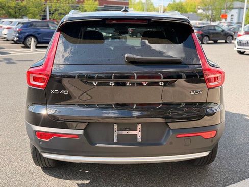 Used 2023 Volvo XC40 B5 Plus w/ Protection Package Premier AWD/4WD image 5