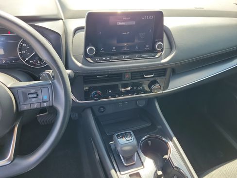 Certified 2024 Nissan Rogue SV FWD image 19
