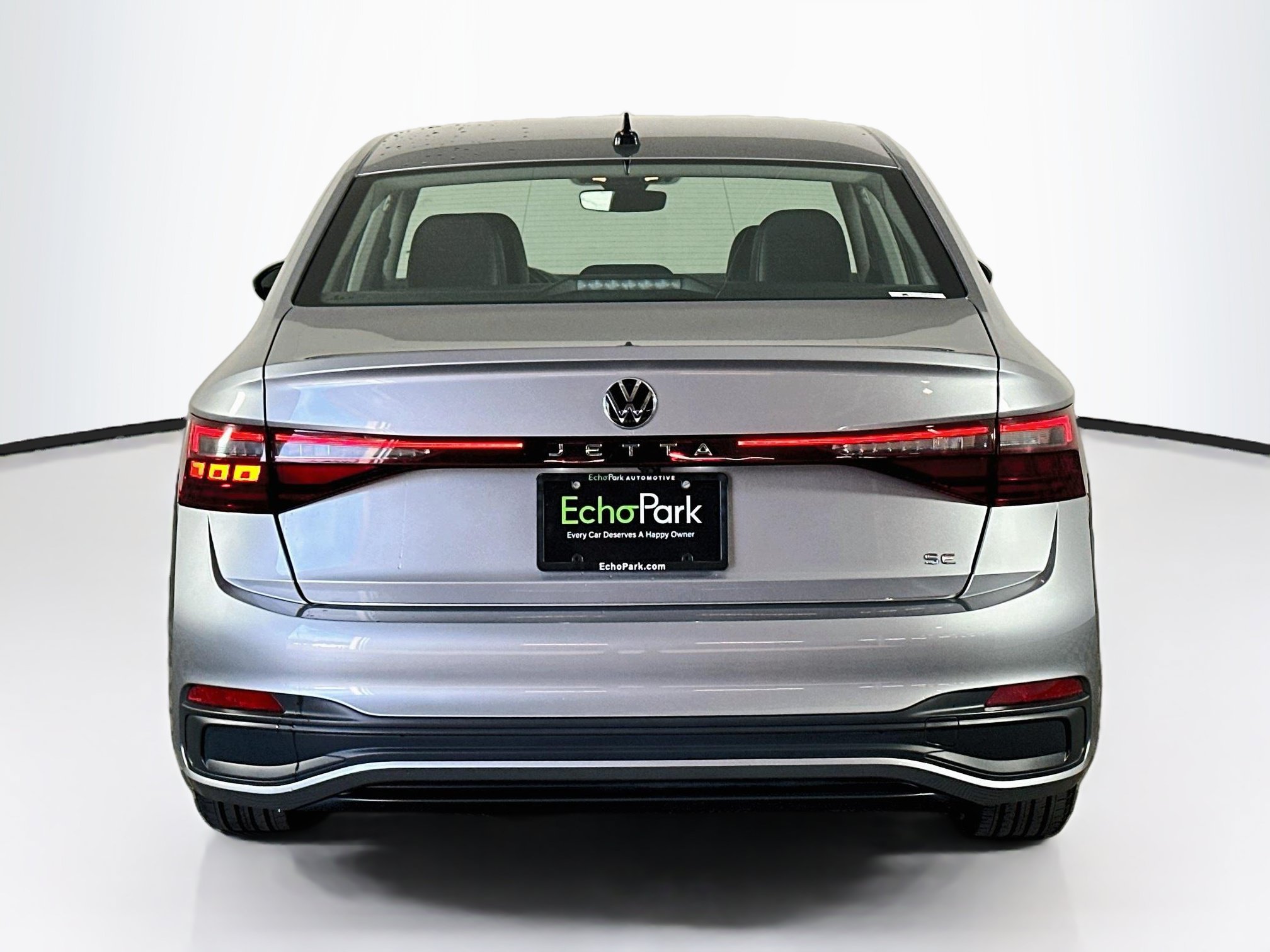 Used 2025 Volkswagen Jetta SE FWD image 7