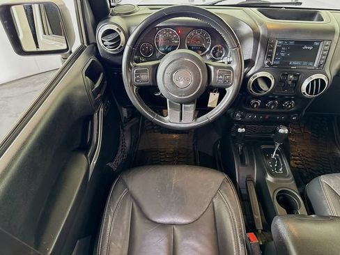 Used 2017 Jeep Wrangler Unlimited Rubicon AWD/4WD image 18