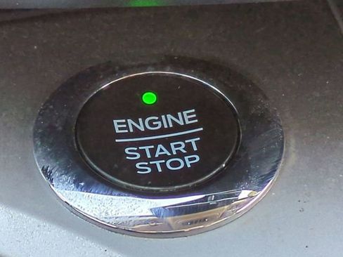 Certified 2021 Ford Explorer XLT w/ Equipment Group 202A image 28