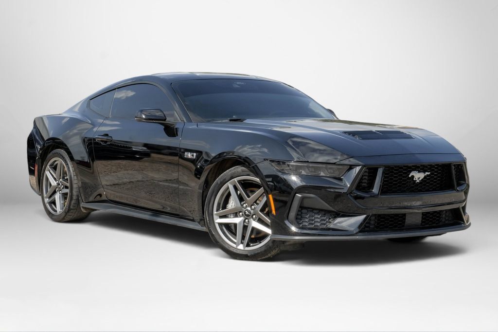 Used 2025 Ford Mustang GT Premium RWD image 4