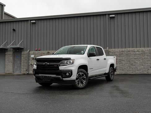 Used 2021 Chevrolet Colorado Z71 w/ Safety Package AWD/4WD image 1