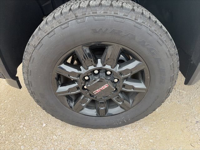 New 2026 GMC Sierra 2500 AT4 w/ AT4 Premium Plus Package AWD/4WD image 10