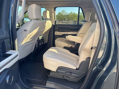 Used 2024 Ford Expedition Max Platinum image 11