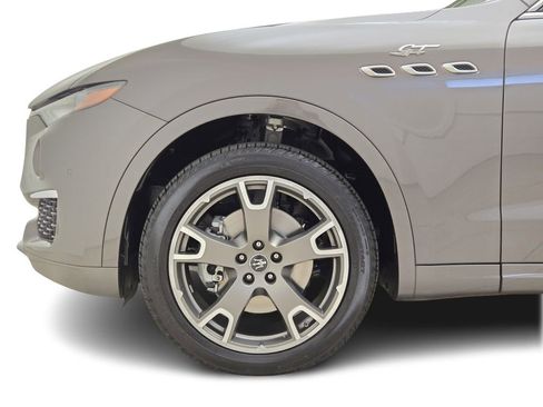 Certified 2022 Maserati Levante GT AWD/4WD image 13