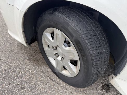 Used 2013 Dodge Grand Caravan American Value Package image 28