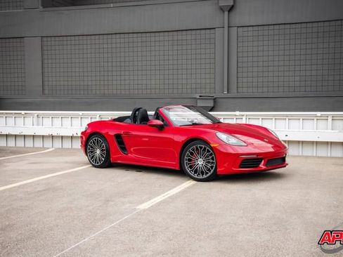 Used 2017 Porsche 718 Boxster S RWD image 18