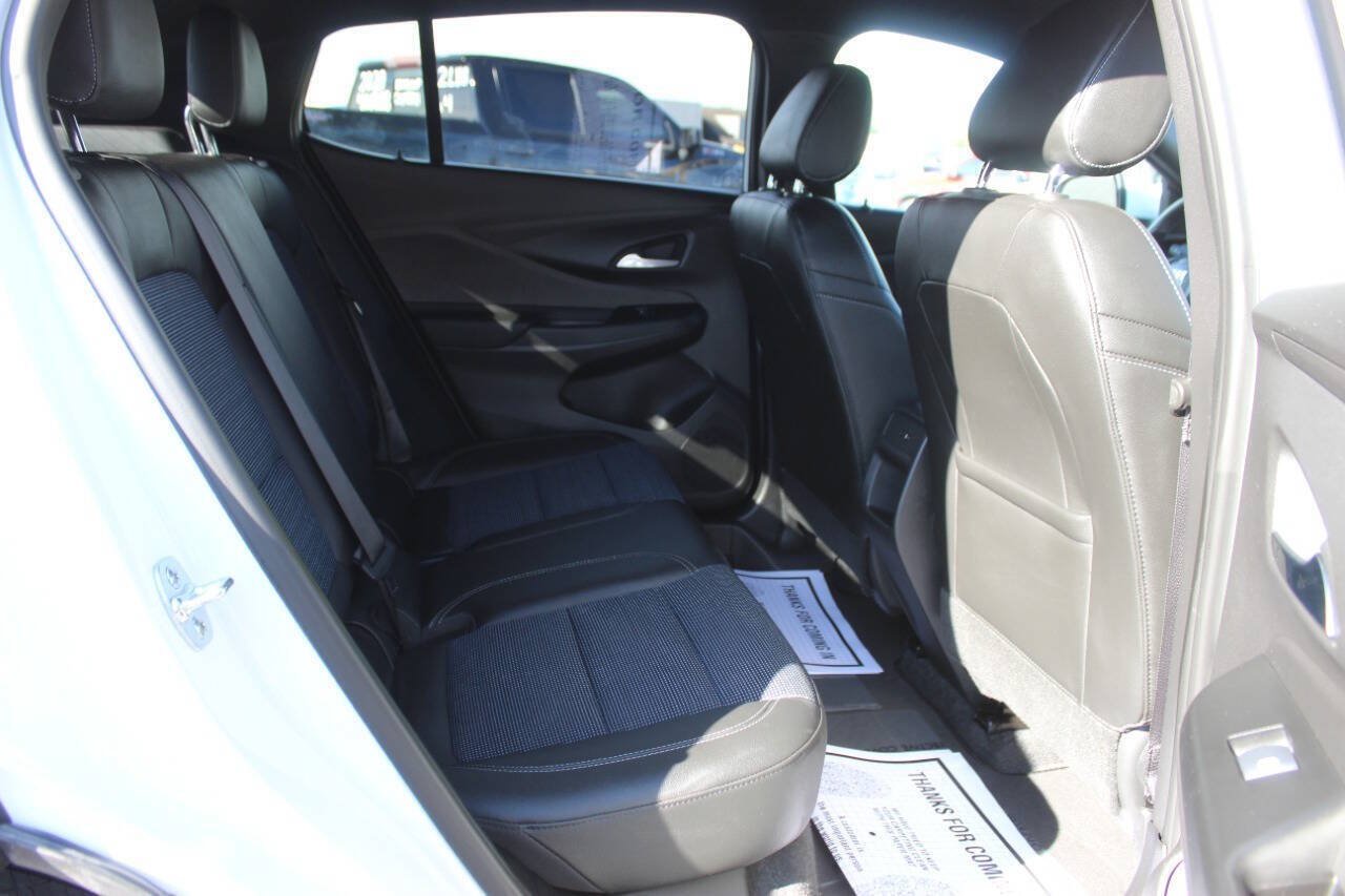 Used 2025 Buick Envista Preferred FWD image 11