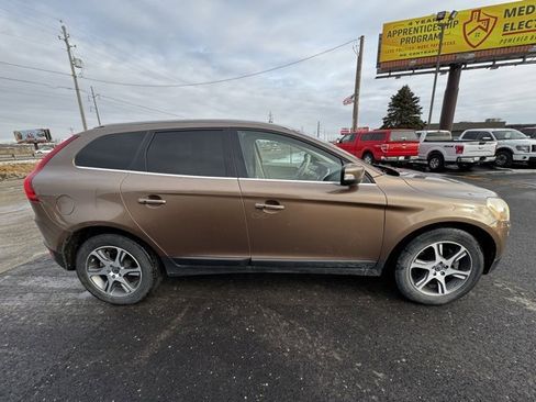 Used 2011 Volvo XC60 T6 image 34