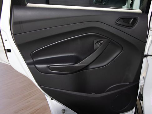 Used 2017 Ford Escape S image 17